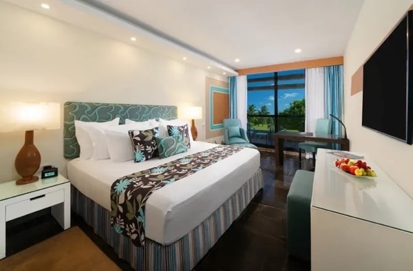 Oasis Hotels Pyramid Standard Review