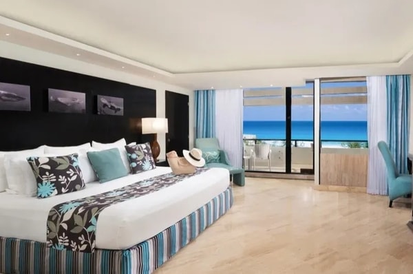 Oasis Hotels Pyramid Junior Suite Review