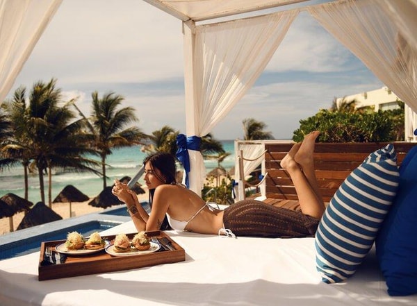 Oasis Hotels The Pyramid Cancun Rese&ntilde;a