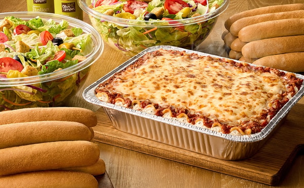 Olive Garden Large Family-Style Lasagna Bundle Review