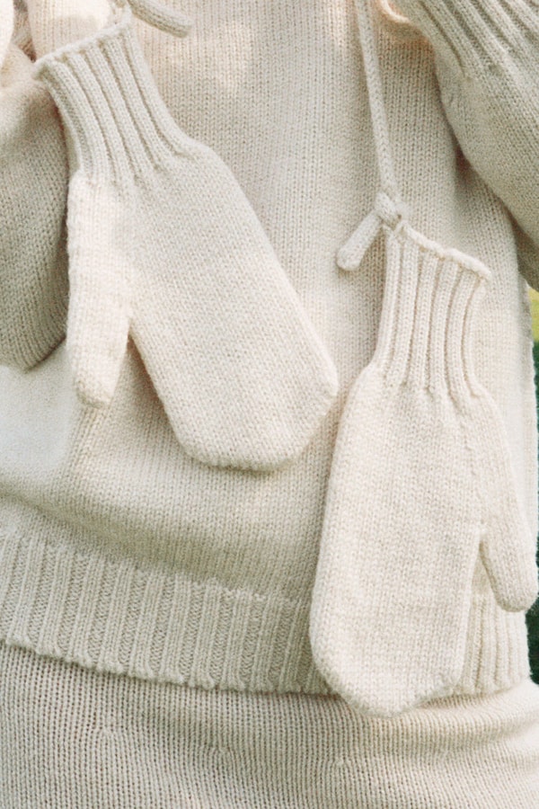 OMHU BOG&Oslash; MITTENS ON STRING Review