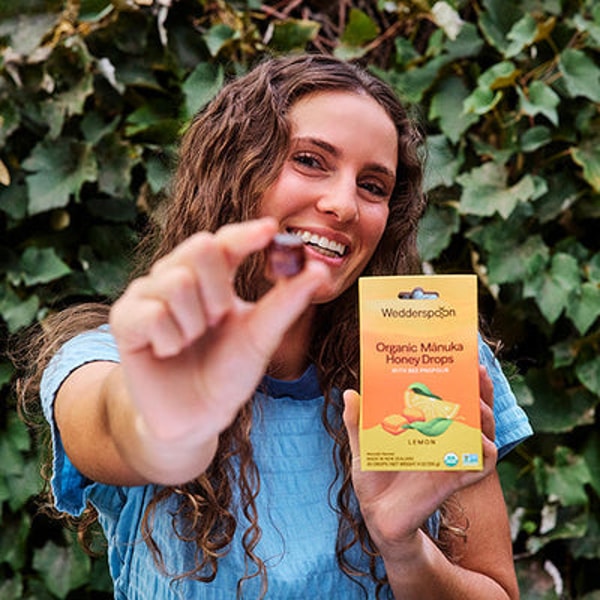 Wedderspoon Organic Mānuka Honey Drops Review