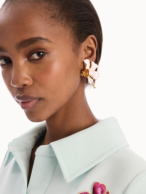 Oscar de la Renta Enamel Folded Hibiscus Clip-On Earrings Ulasan
