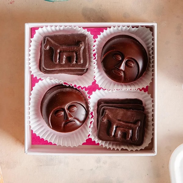 Paperfinger Sculptural Chocolates Review