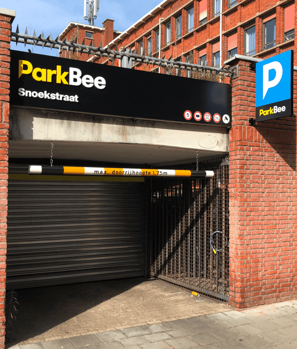 ParkBee: Effici&euml;nt Parkeren in Stedelijke Omgeving