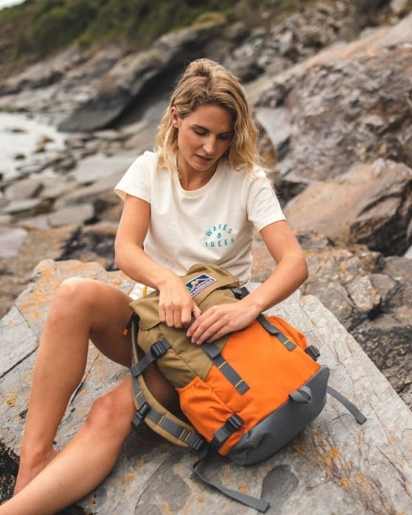 Passenger Clothing Reviews