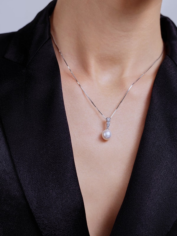 PEARLY LUSTRE Top Lustre Freshwater Pearl Necklace Review