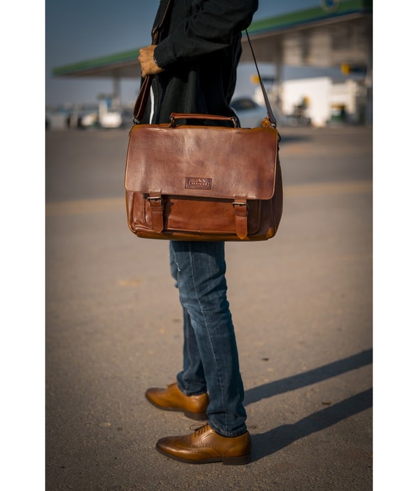 Alaskan Darren Laptop Messenger Bag Review