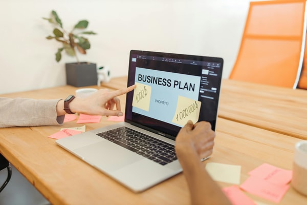 About Planigent Business Plans