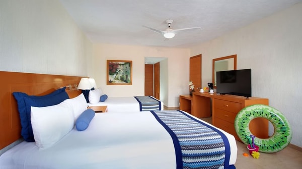 Plaza Pelicanos Grand Beach Resort Standard Double Room Reviews