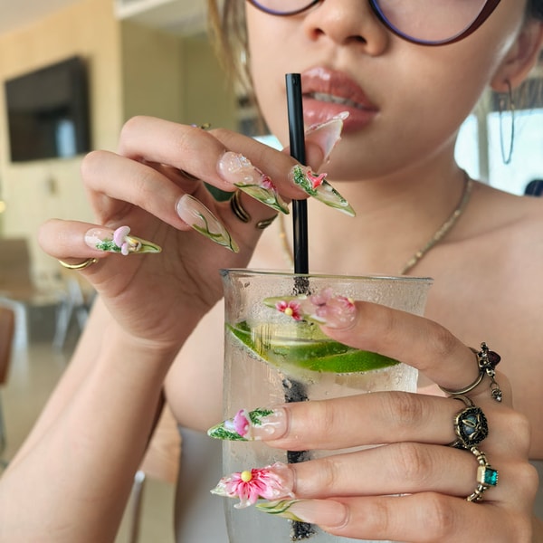 Poor Guy Shop Hallucinogenic Nails Review