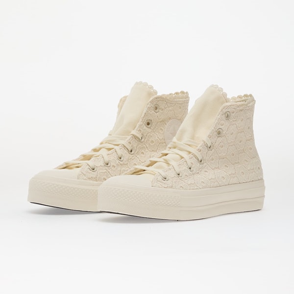 Queens Converse Chuck Taylor All Star Lift V&eacute;lem&eacute;ny
