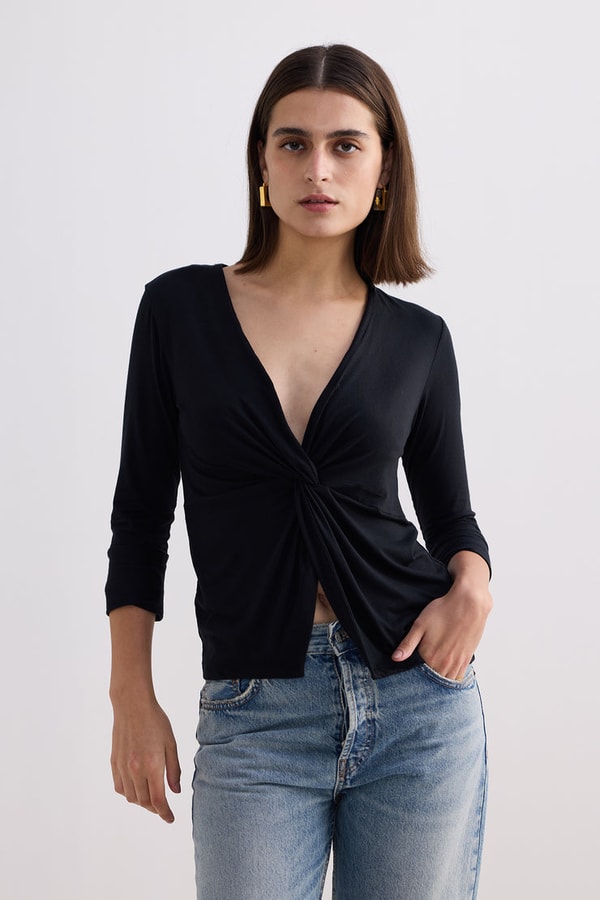 Reistor Twist Front Knit Shirt Reviews