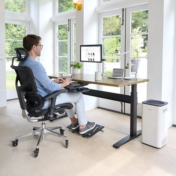Relax The Back Transcend Sit to Stand Desk Review