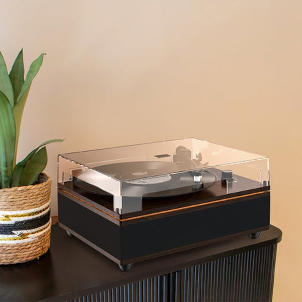 Retrolife: Vintage-Inspired Turntables at a Glance