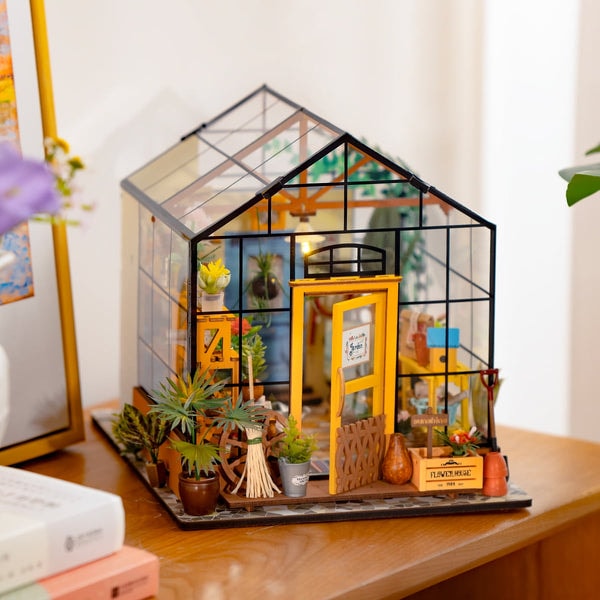 Robotime Rolife Cathy's Flower House Review