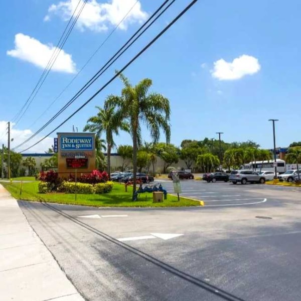 Airport LAX Rodeway Inn & Suites FLL Airport Parking Reviews