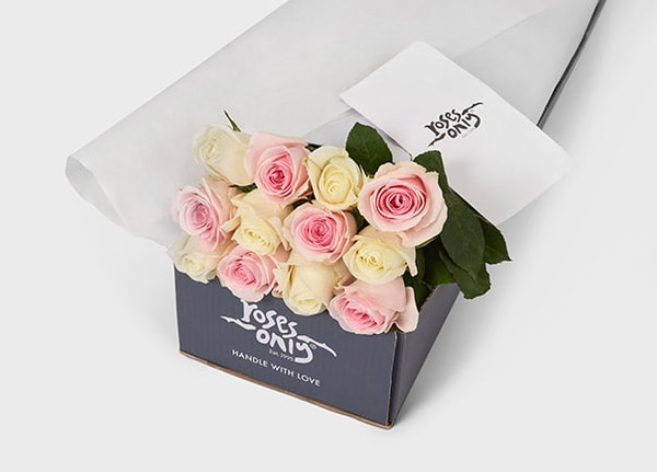 Roses Only Mixed Pink And White Roses Gift Box Review