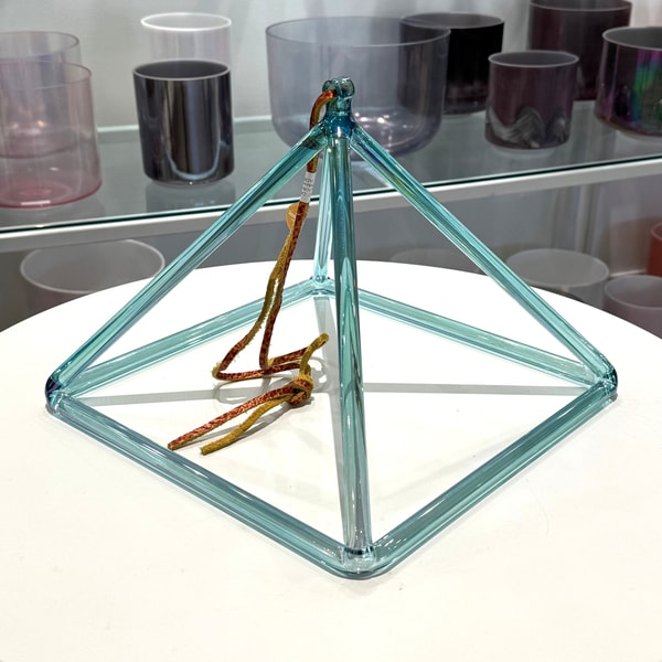 Sacred Sound of the Soul 12" C#-5 Aqua Aura Gold 162201 Crystal Tones&reg; Alchemy Crystal Singing Pyramid Review