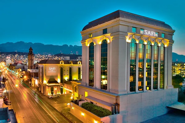 SAFI Royal Luxury Downtown Review