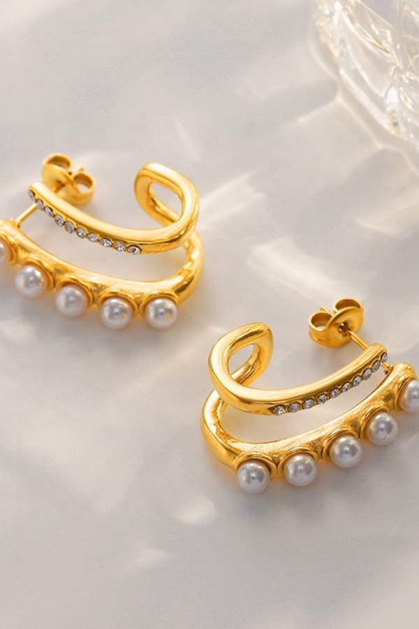 Salted Avenue Luxe Pearl Arc Earrings Review