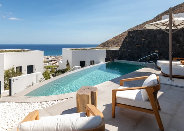 Sandablu Santorini LXR Hotels & Resorts Review