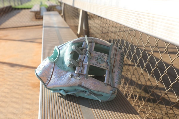 Sandlot Custom Gloves Diamond Model Review