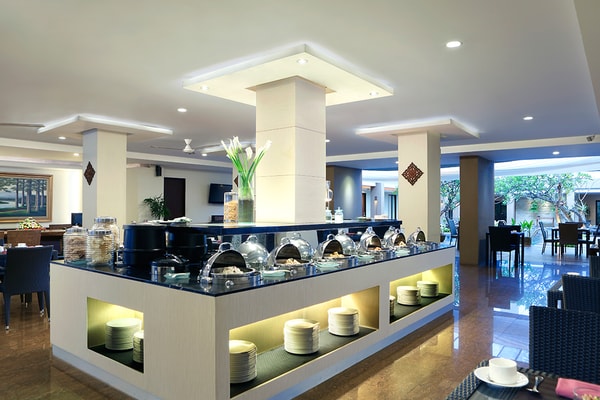 Santika Hotels & Resorts Hotel Santika Kuta Review