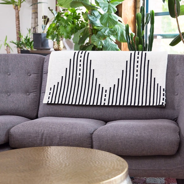 Seek & Swoon Reika Throw Review