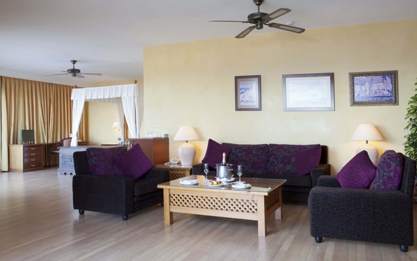 Experiencia Hotelera Diversa y Confiable