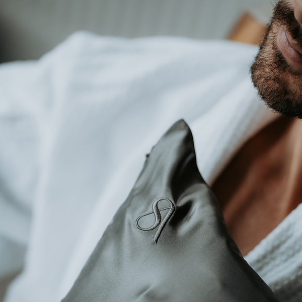 Silk Addict 100% Mulberry Silk Pillowcase Review