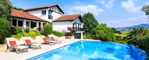 Simpson Travel Villa Soura&iuml;de Review