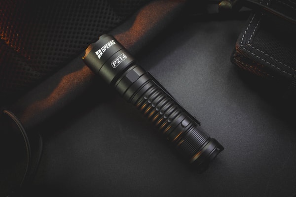 Speras Light PZ14 1000lm Zoomable Hunting Flashlight EDC Torch Review