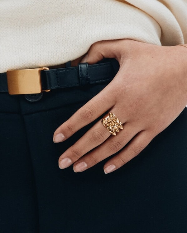 Stj&auml;rnurmakarna Edblad Peak Ring Gold Recension