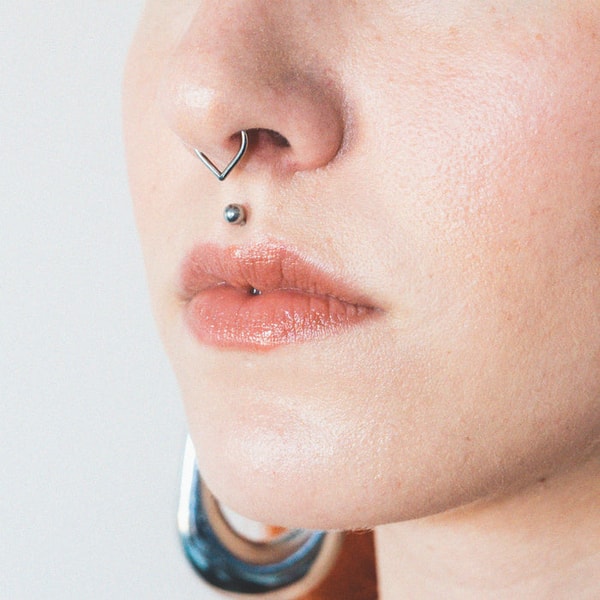 Stretch It Body Jewellery Simple Teardrop Titanium Septum Clicker Ring Review