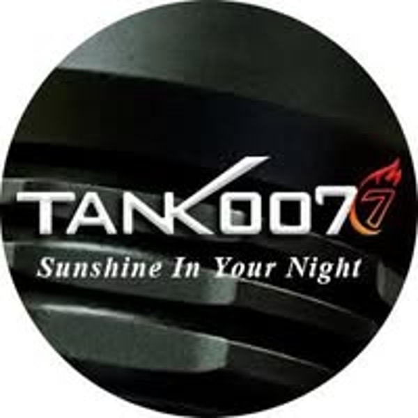 Tank007 E09 vs Inova XS AAA Flashlight Comparison