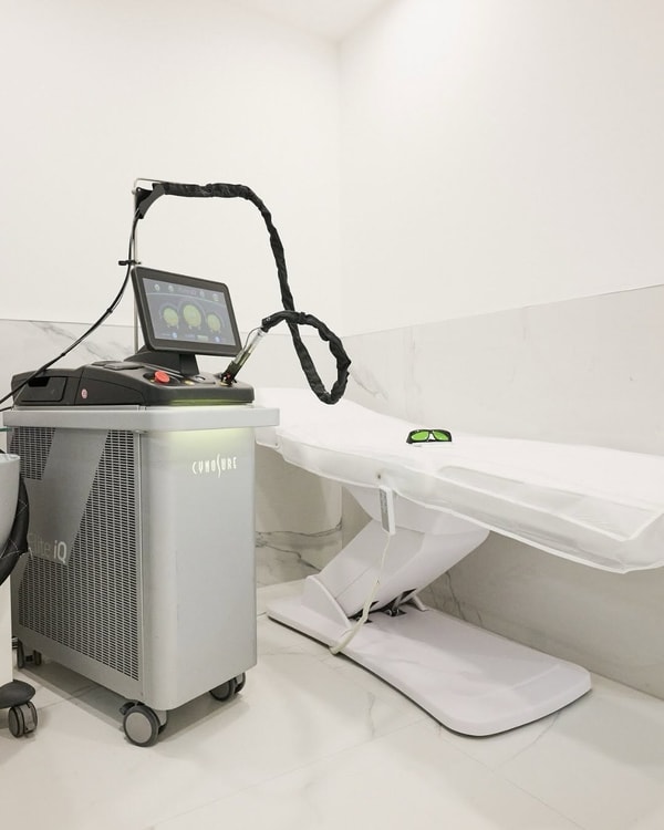 Overview of Th&eacute;rapie Clinic