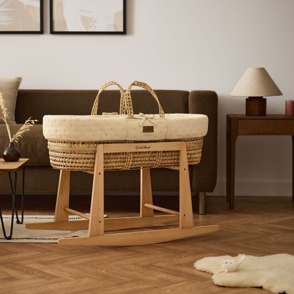 The Little Green Sheep Organic Dimple Quilted Moses Basket Review