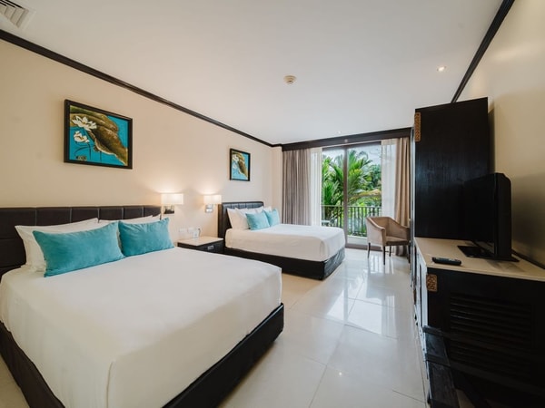 The Royal Corin Deluxe Twin Queen Volcano View Rooms Review