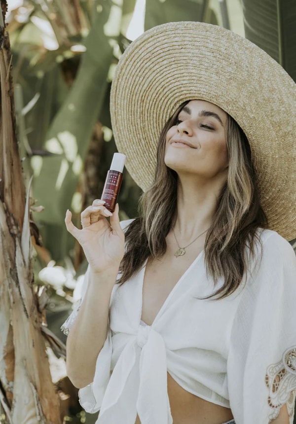 The Sunscreen Company Ava Isa Sun-&egrave;-Serum Drops Review