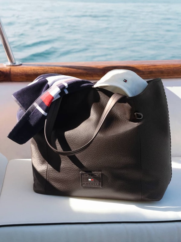Over Tommy Hilfiger