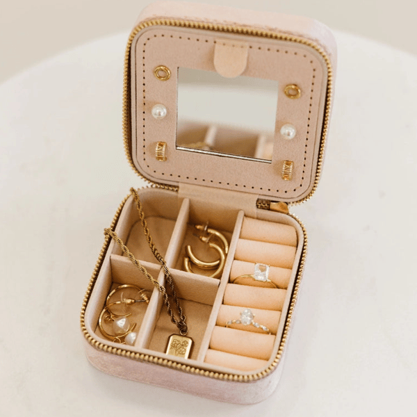 ToteSavvy Eloise Velvet Travel Jewelry Box Review