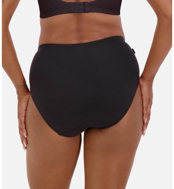 Triumph Lacy Minimiser Bra Review