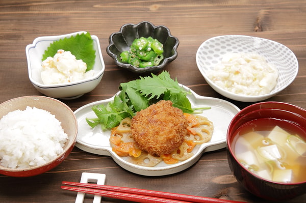 Tsurukame Kitchen たんぱく＆塩分制限気づかい弁当 レビュー