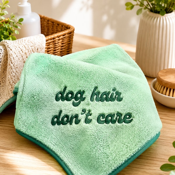 Two Tails Pet Company Dog Hair Don't Care Embroidered Microfiber Towels for Dogs Review