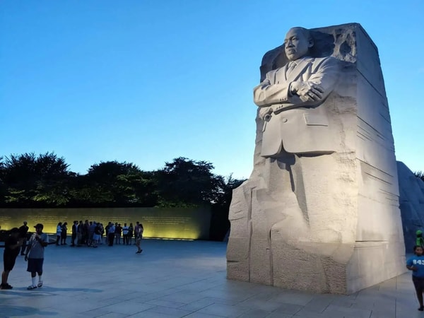 USA Guided Tours DC Memorials Night Tour Review