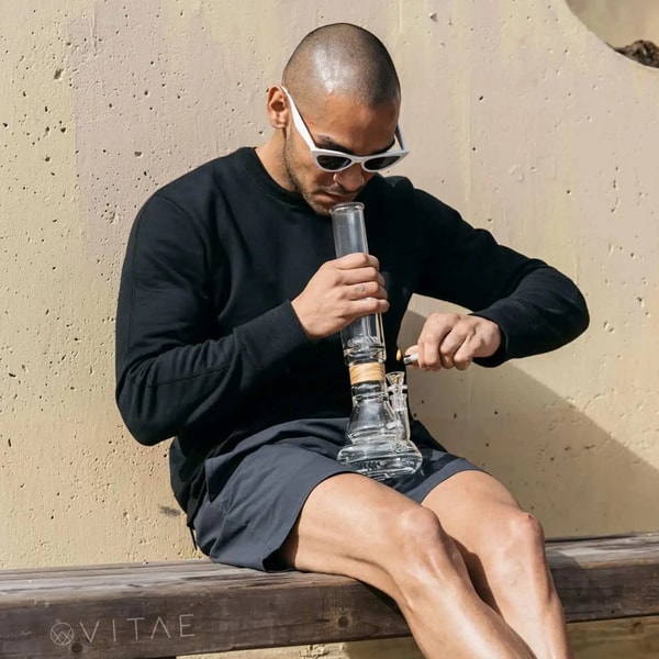 VITAE Glass 16" Voyager UFO Bong Reviews