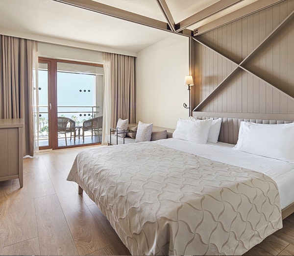 Voyage Hotels Standard Land Review