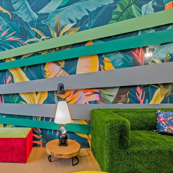 WallpaperDream Colorful Banana Leaves Recensione