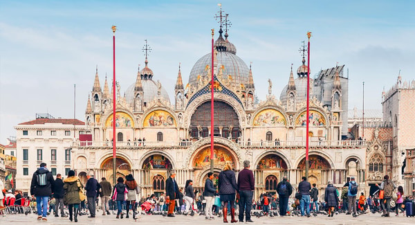 Informazioni su Weekend in Italy